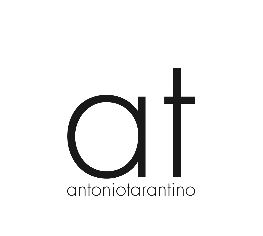 Logo Antonio Tarantino: il monogramma «at» sopra la scritta antoniotarantino